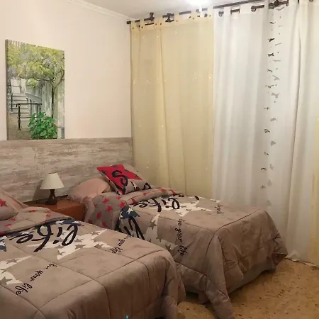Apartament Eva * 간디아
